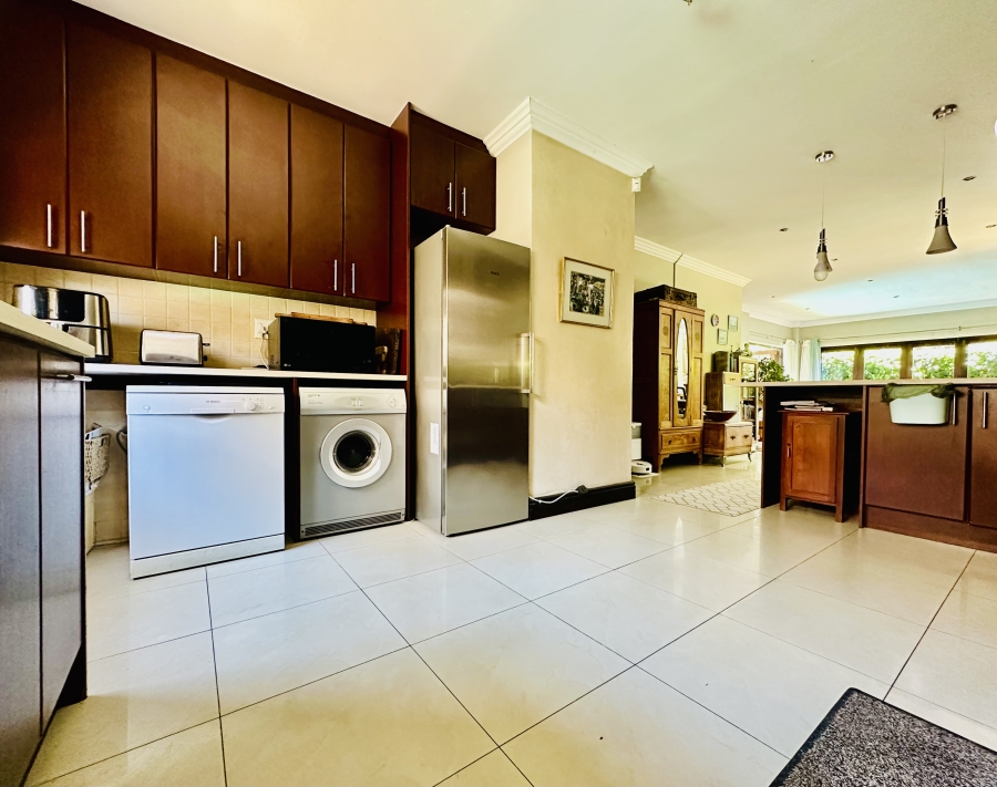 3 Bedroom Property for Sale in Sandbaai Western Cape